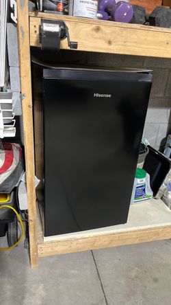 New Hisense Mini Fridge