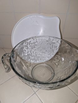 Princess House  Bowl With Lid 