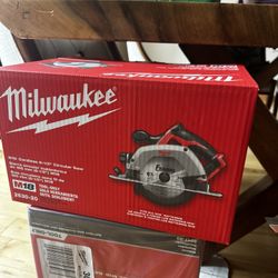 M18 18V Lithium-Ion Cordless 6-1/2 in. Circular Saw (Tool-Only)