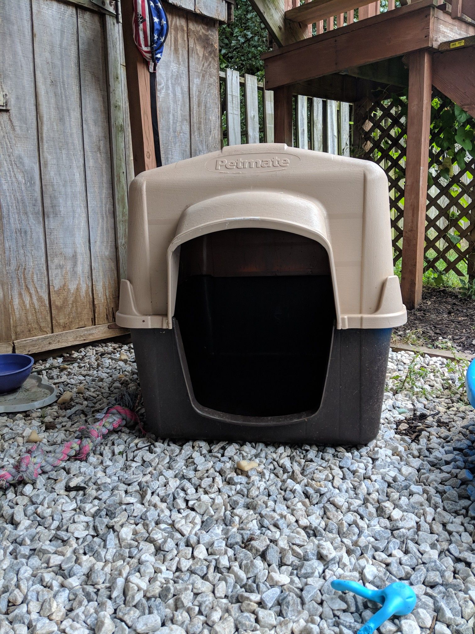 Petmate Large doghouse