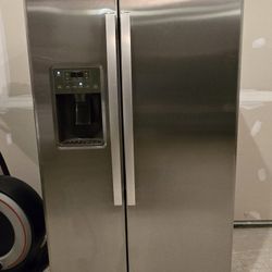 Like New GE Two door Refrigerator 