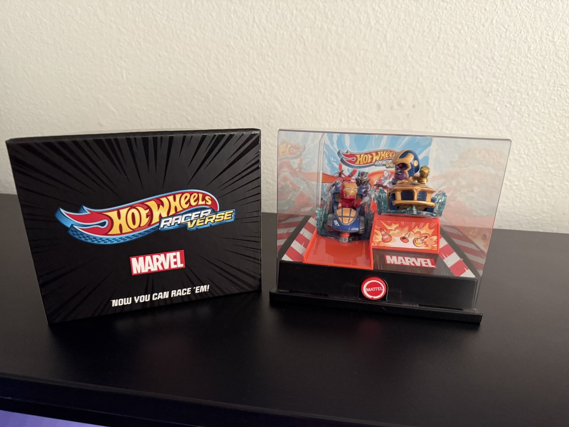 Hot Wheels RACE VERSE IRON MAN AND THANOS