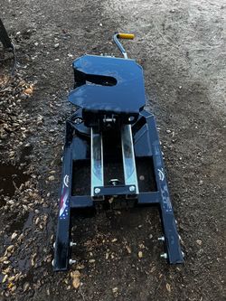 PullRite SuperGlide 2700 5th Wheel Hitch – 16,000 lb – Automatic Slider