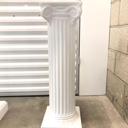 32” de largo Imperio columna blanca, plástica
