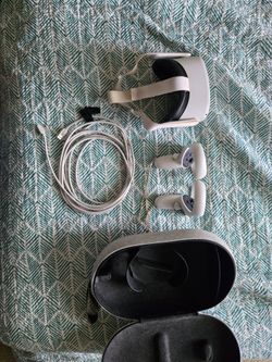 Meta Quest 2 (128gb) - Complete Set (Both Controllers + Headset)
