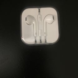 2 Pair Of Apple Ear Phones With The Metal Plug. Old Type Not The New Ones