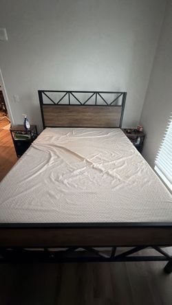 Bedframe, sidetables and Mattress