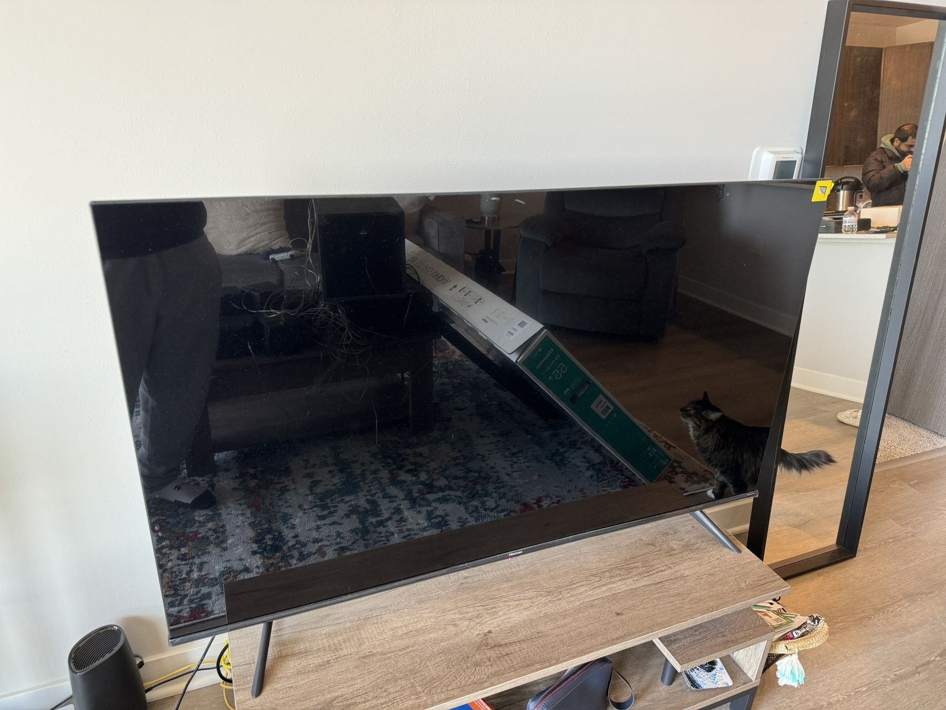 55” Tv Like New With Box