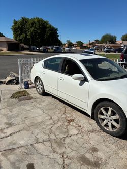 2005 Nissan maxima