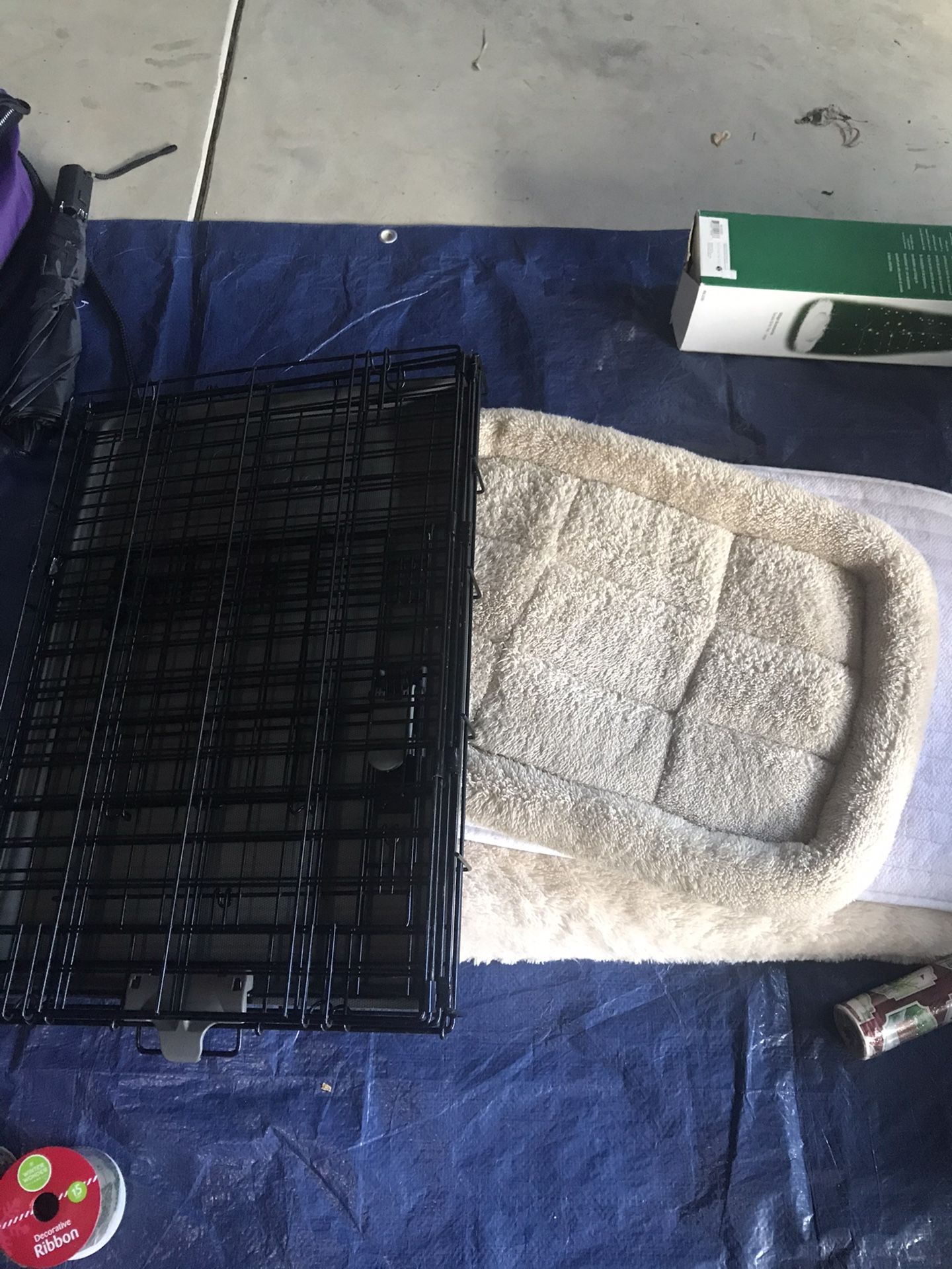 Small dog crate with pad