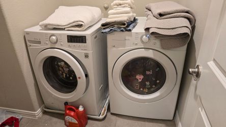 LG lundry, washer + dryer