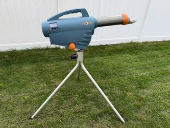 Zooka Pitching Machine ZS740
