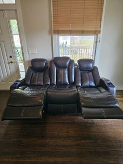 Electric 3 seat recliner sofa w/ adjustable headrests