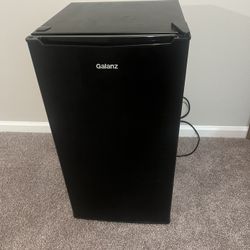Galanz Mini Fridge