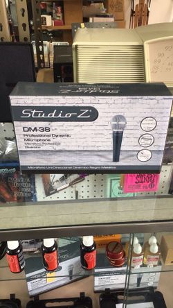 Studio Z Dynamic Microphone Cable & Case Included New In Box 💵  💳  💵  Cash and Card Accepted