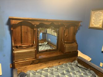 King Wood Bed Frame / Pedestal. 6 Drawers