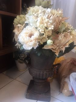 Outdoor artificial flowers arrangement with vase