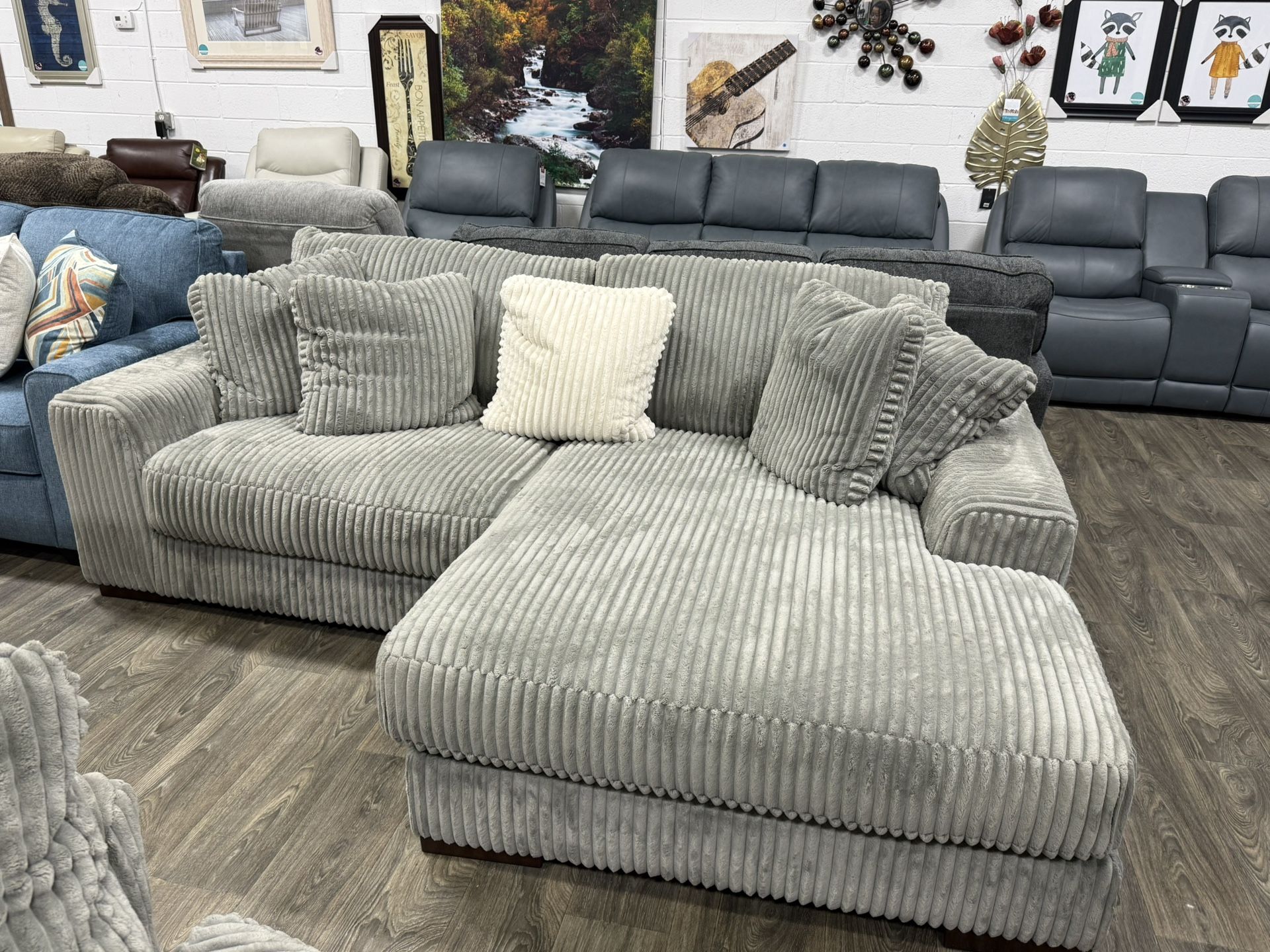 IN STOCK Lindyn 2 pc Sectional By Ashley Furniture