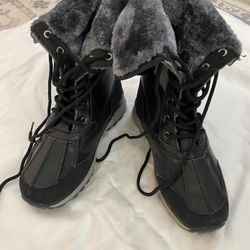 Snow Boots Like New Sz 6