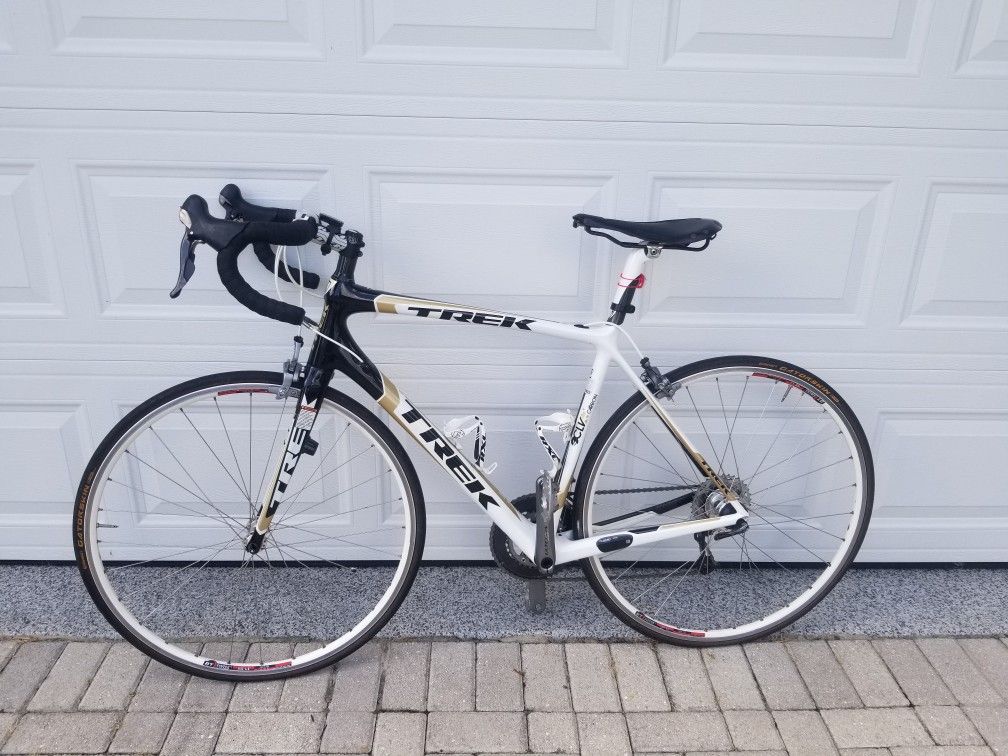 All Carbon Trek Road Bike w/extras!