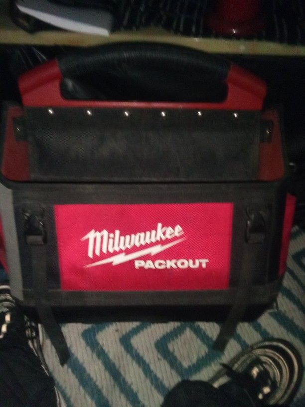 Milwaukee PACKOUT Tote Heavy Duty Tool Bag Storage Pockets Shoulder Strap 18 in