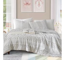 7-Piece Full Comforter Set – Pom Tufted Bed in a Bag w/ Sheets, Pillowcases & Shams