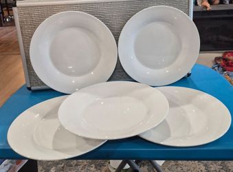 5 White Dessert Plates