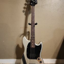 Squier Mikey Way Signature Mustang Bass 