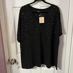 Women’s Top Size 22 / 24 V-Neck Sequin Textured Shirt.  Background Black.  Material 94% Polyester and 6% Spandex.  Brand Bloomchic.  Brand new 