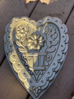 Nordic Ware Floral Heart Cake Pan 
