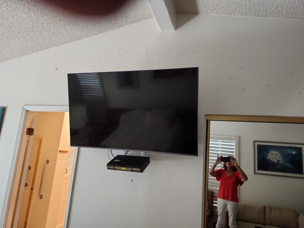 LG TV 56" SMART