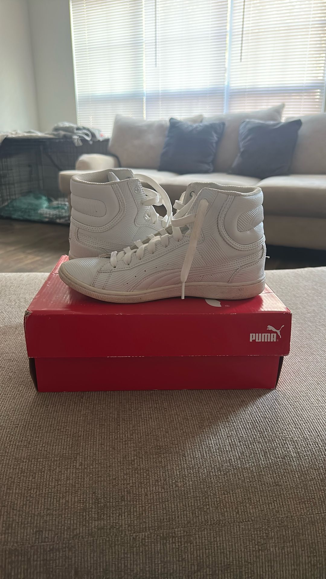 USED Puma Vikky Mid Deboss