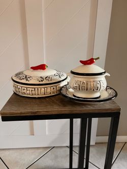 TORTILLA HOLDER AND SALSA BOWL