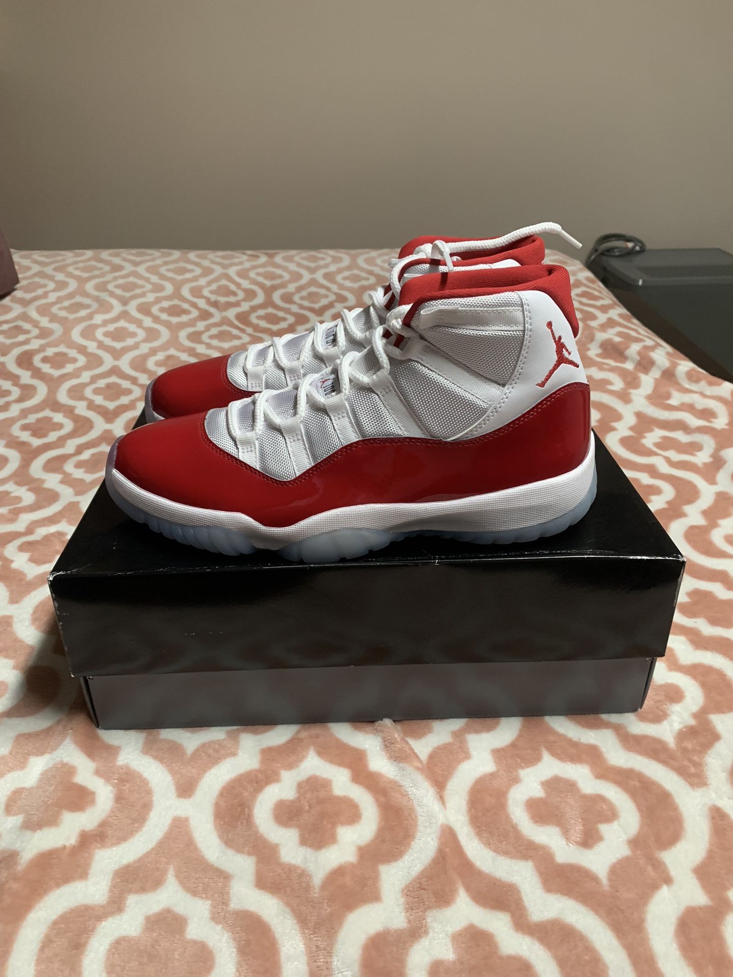 Nike Air Jordan 11 Cherry