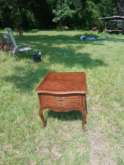 Queen Anne Style End Table with Drawer