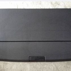 Range Rover HSE Cargo Cover OEM (privacy)