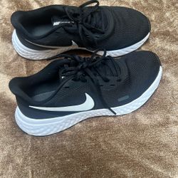 Nike Tennis Shoes 