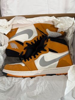 Air Jordan 1 Mid Sneakers