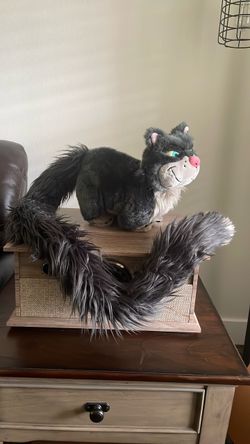 Disney Disneyland Lucifer long tailed cat