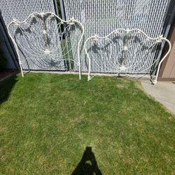 HEADBOARD 