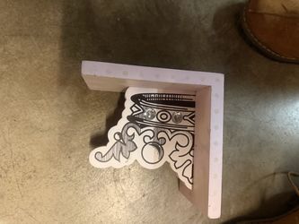 Small White/Pink Corner Shelf (Scroll + Rhinestones)