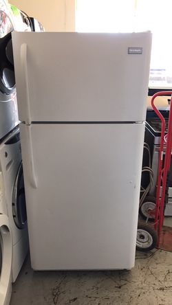 Frigidaire apartment sizes refrigerator