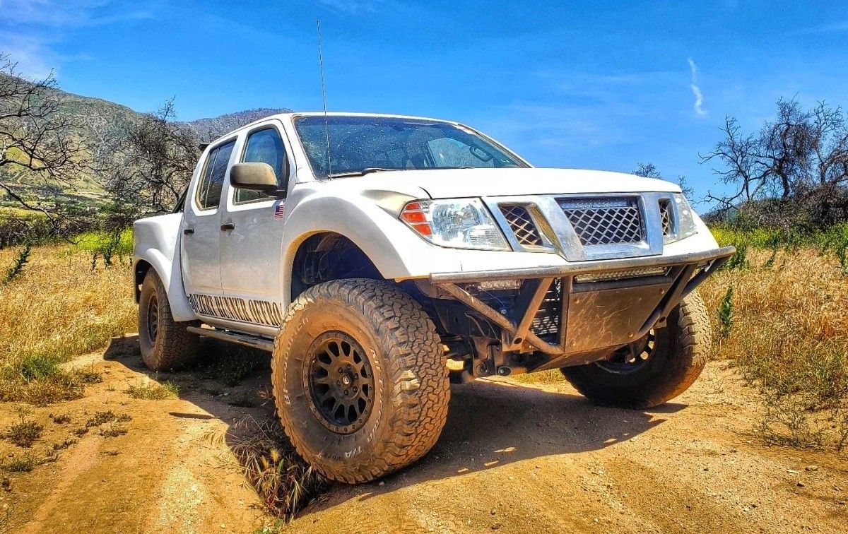 Nissan frontier 2005+ Deluxe Prerunner Style Front Bumper Bundles! Includes Light Bars + Wiring Harness!