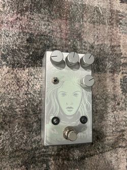 Walrus Julia V2 Chorus/Vibrato Guitar Pedal