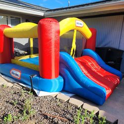 Little tikes play jump inflated