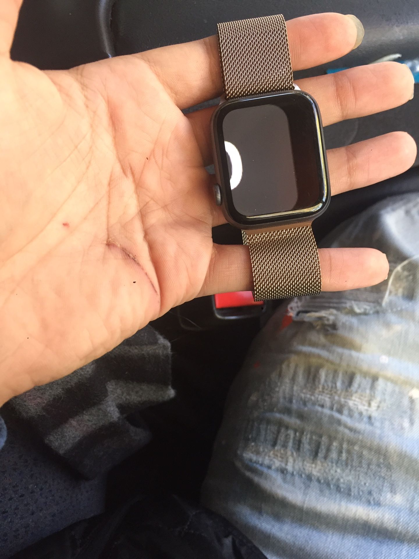 Rose gold Apple Watch need gone asap