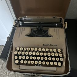 Vintage Working Typewriter - Smith Corona 1950s