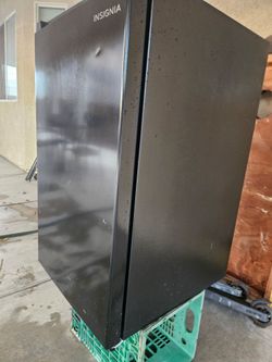 Insignia mini fridge