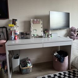 MICKE IKEA Desk 