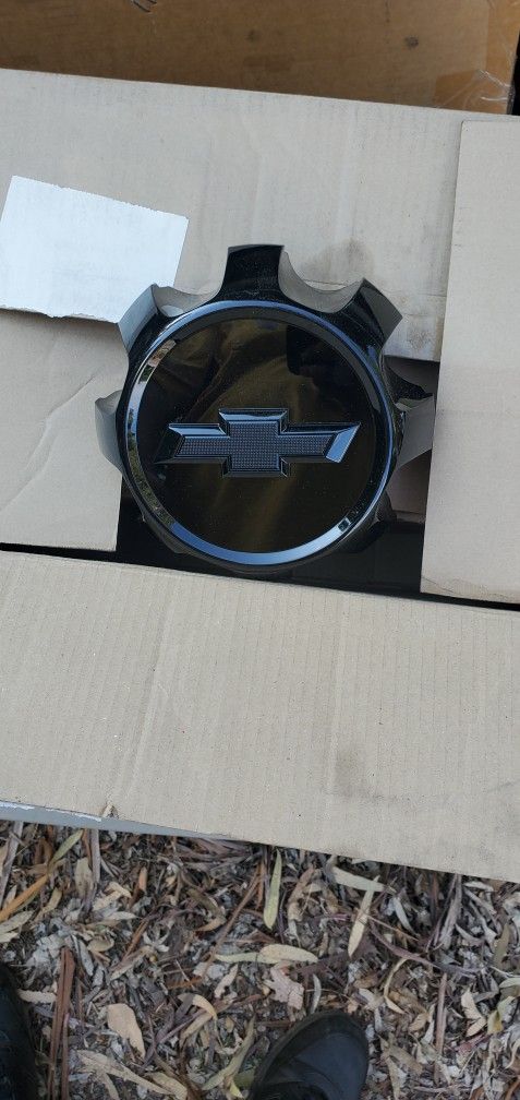 Gmc And Chevy 2500 Black Center Covers 